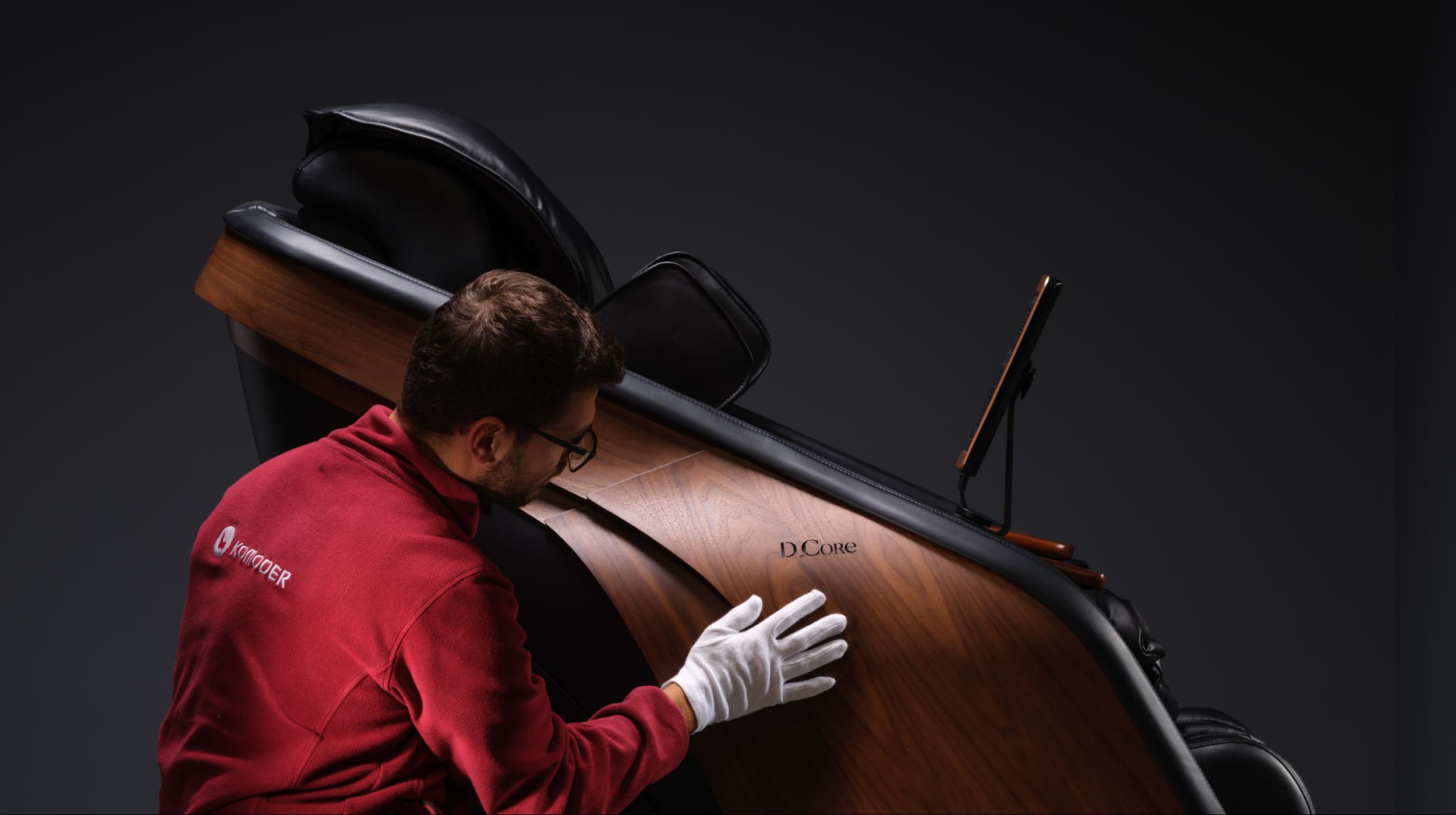 Japanese aesthetics.
The natural beauty of black walnut wood